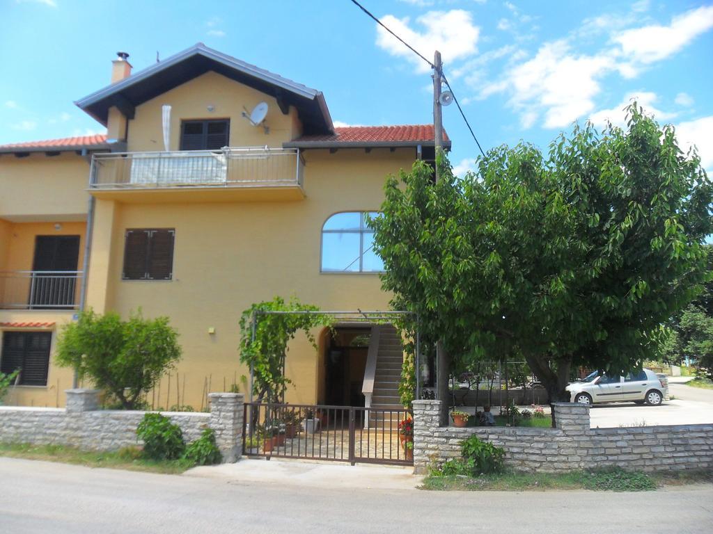 Apartments Stana Sukošan Buitenkant foto