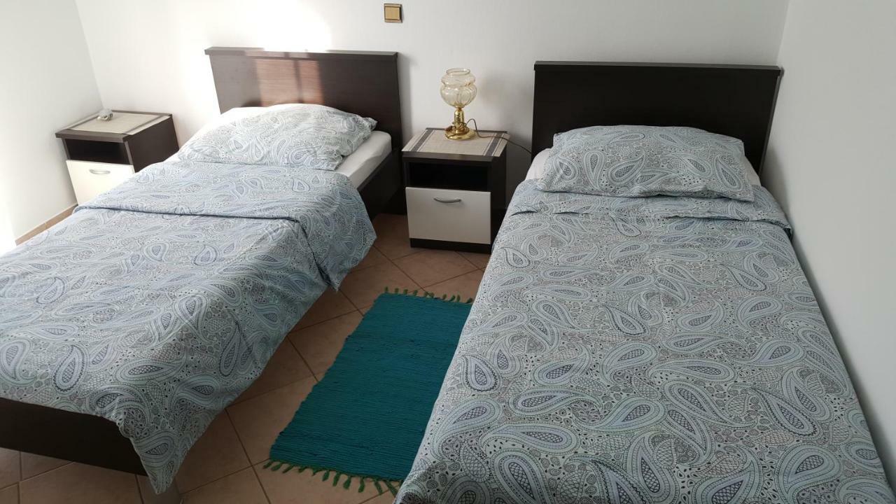 Apartments Stana Sukošan Buitenkant foto